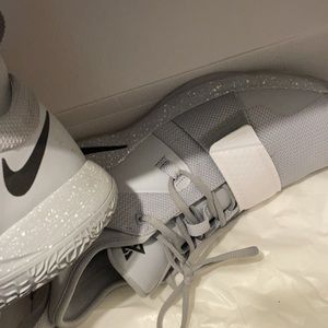 Paul George 2 size 13 wolf grey/ black-white